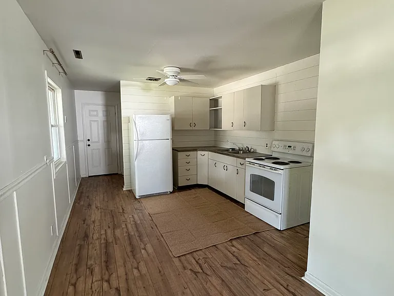 199 Valley View Dr — Photo 2