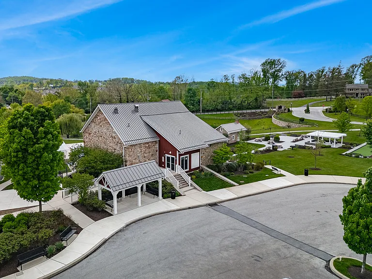155 Lotus Ln — Photo 68
