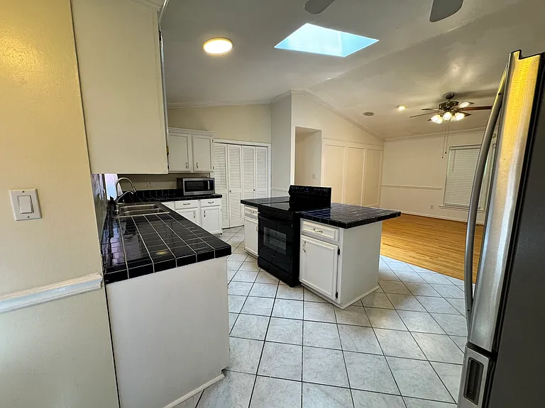 5121 W Wendover Ave — Photo 11