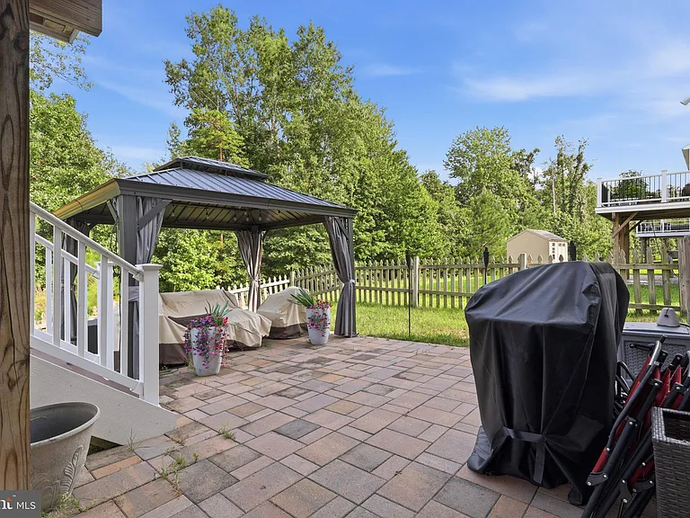 9202 Wood Creek Cir — Photo 46
