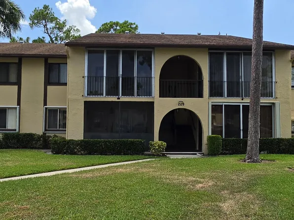 228 Pine HOV Circle #A2, Greenacres, FL 33463