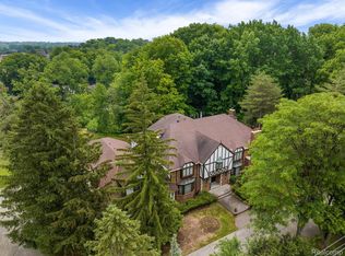 4670 Cove Rd, West Bloomfield, MI 48323