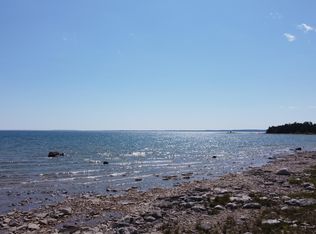 312 E Pontchartrain Trl, Hessel, MI 49745