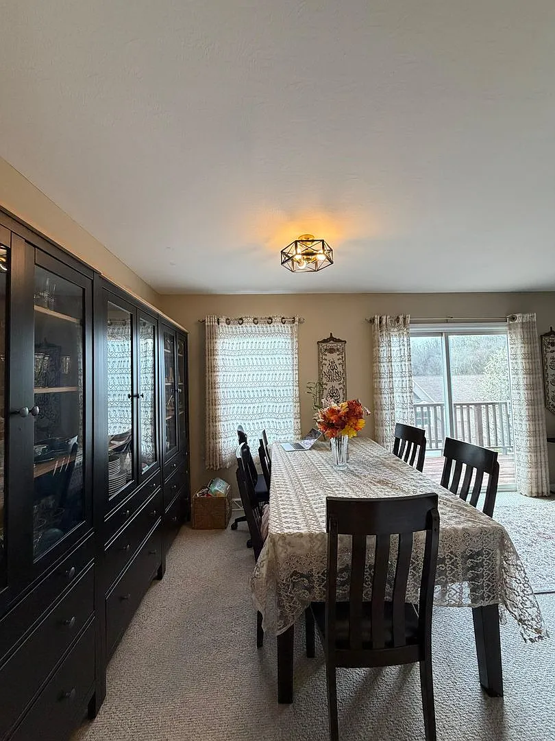 3 Bedroom 2.5 Bath Townhome Located In The Windwood Village - Available 9/8/26 — Photo 4