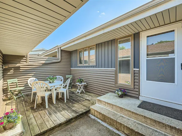 2750 Dale St N APT 40, Roseville, MN 55113