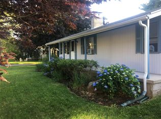 35 Camden Rd, Narragansett, RI 02882