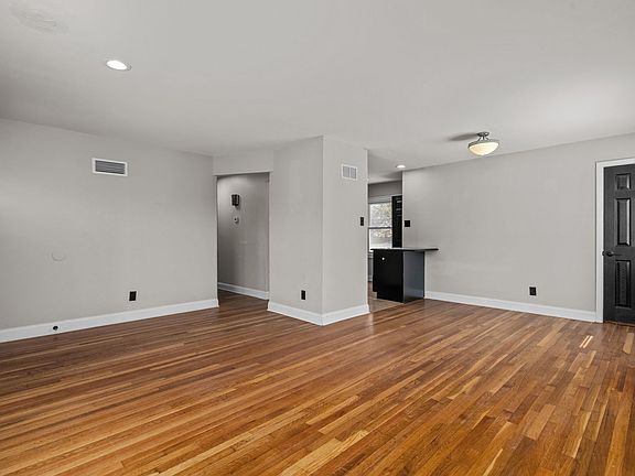 3rd image of 110 Birchwood Dr