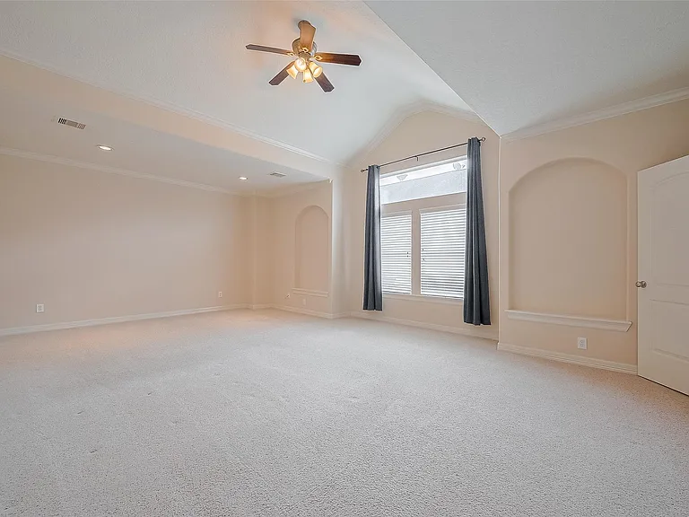 1419 Thompson St — Photo 34