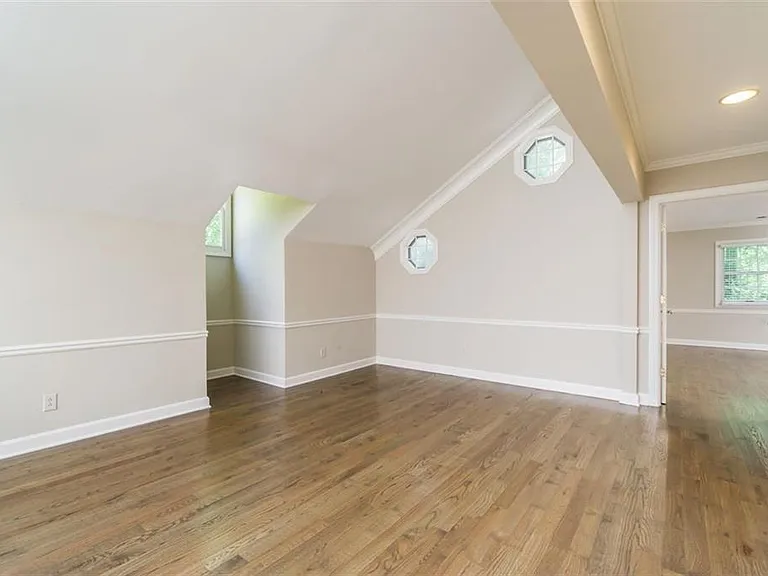 565 River Chase Point — Photo 14