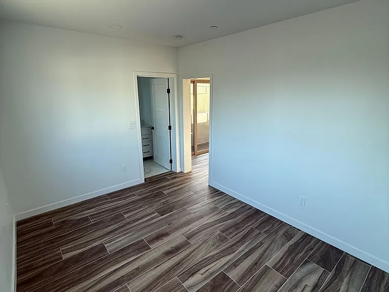 835 Opal St — Photo 17