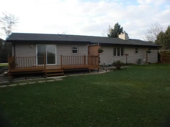1804 Daisy Ln, Two Rivers, WI 54241