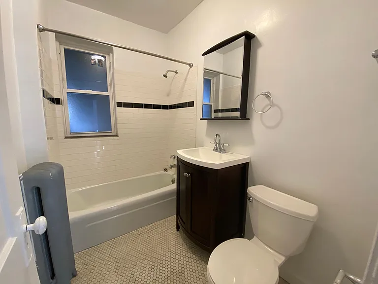 3953 N Hoyne Ave #1 — Photo 8