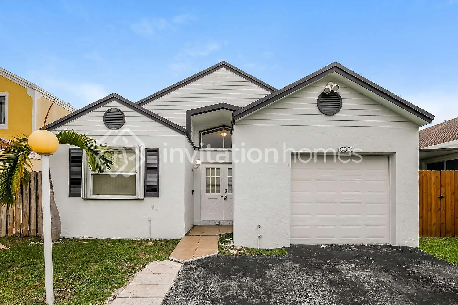 10061 SW 222nd St Cutler Bay, FL 33190 — Photo 1