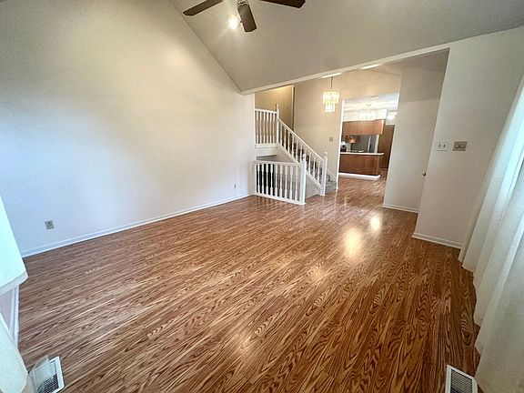 4th image of 4111 SE Minnesota Ave