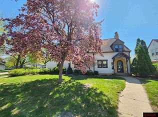 425 N 3rd St, Saint Peter, MN 56082