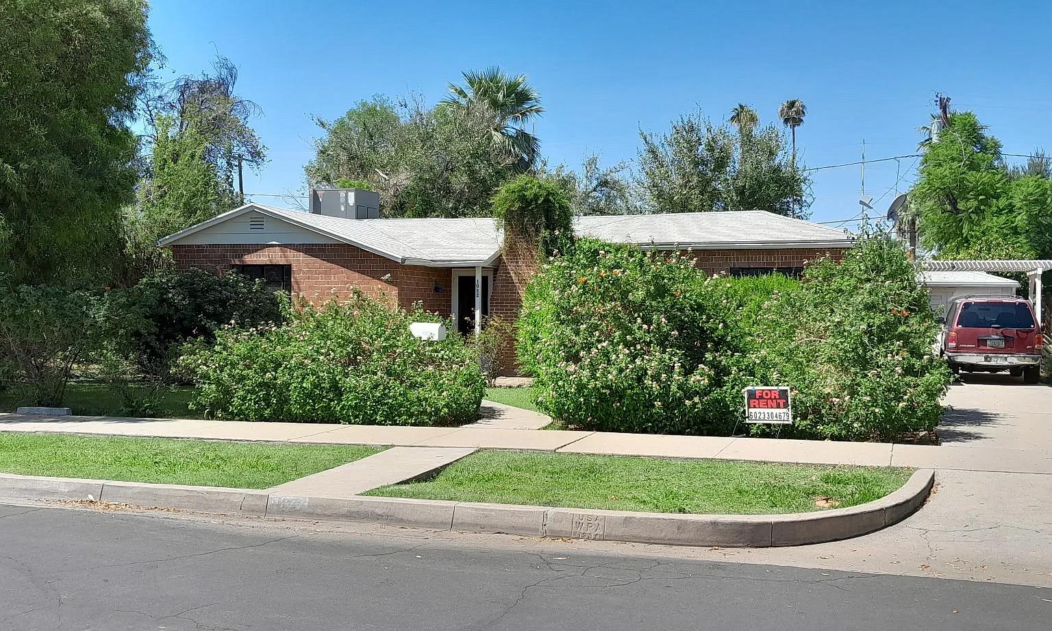 1022 S Maple Ave — Photo 1