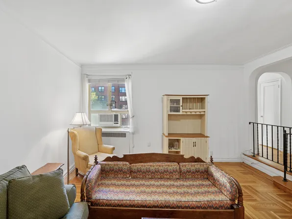 57 Park Terrace West image 5 of 11