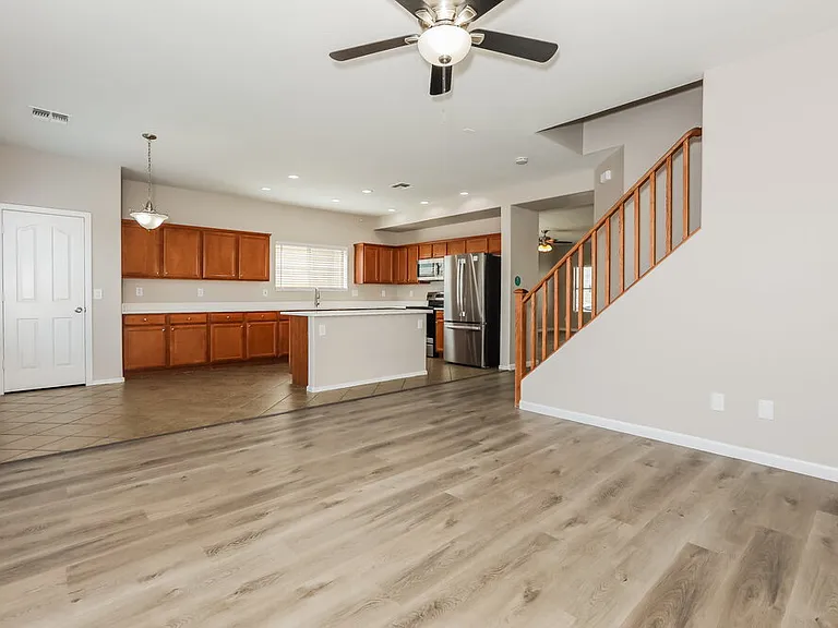 8461 E Lindner Ave — Photo 5