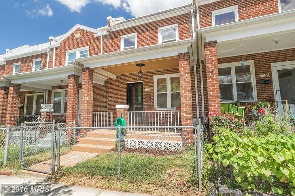 3 bed, 1300 sqft, $3,000 — Photo 1