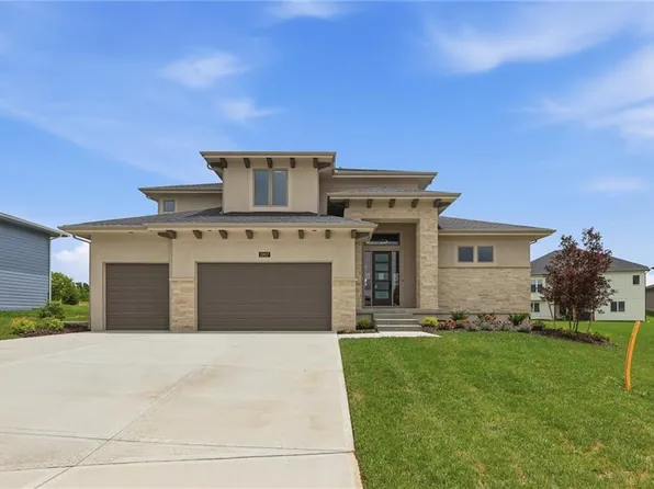 22017 W 99th Ter, Lenexa, KS 66220