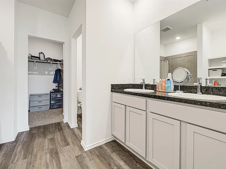 15247 Mayflower St — Photo 8