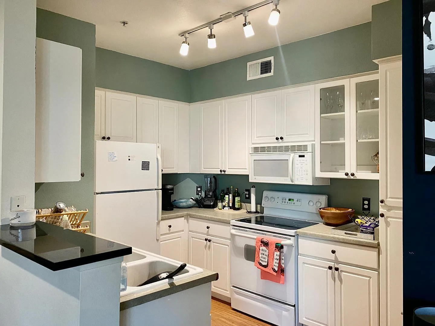 2 bed, 2.0 bath, 1118 sqft, $1,750 — Photo 4