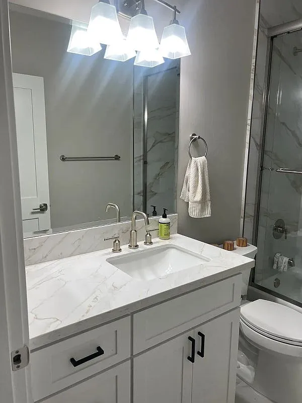3 bed, 2.0 bath, 1200 sqft, $3,945 — Photo 2