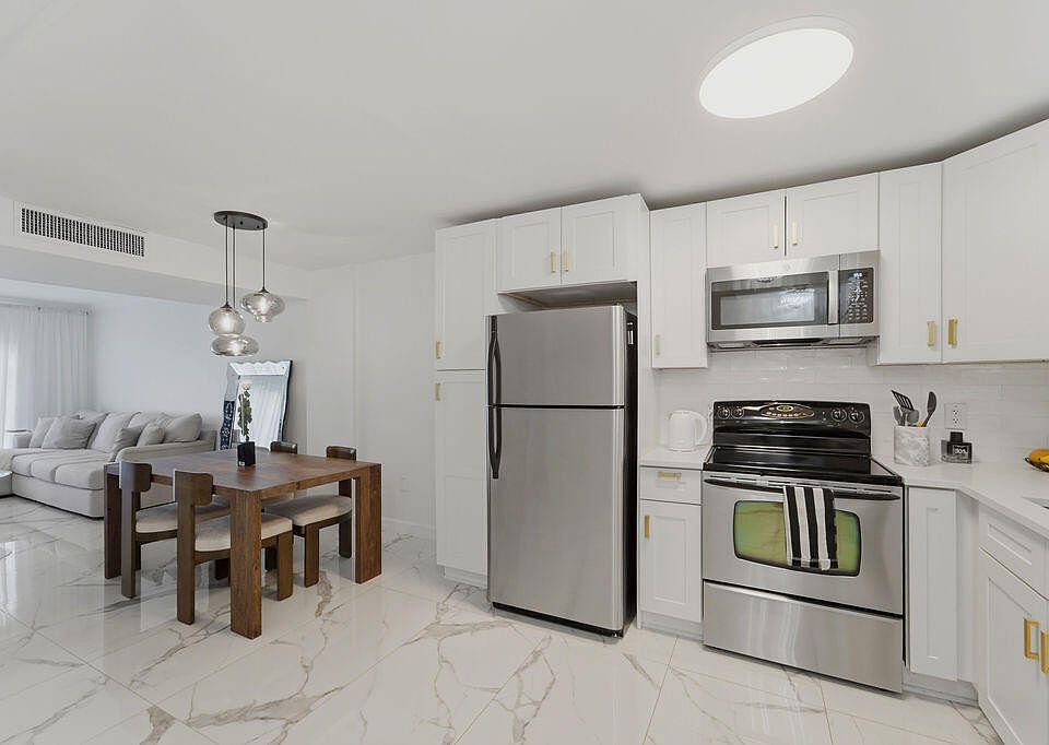 1st image of 809 W Oakland Park Boulevard #K2