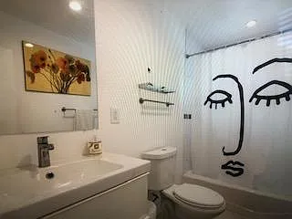 2569 Clarendon Ave #1 — Photo 6