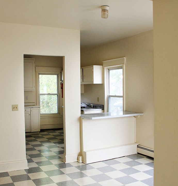 2nd image of 122 North St #A