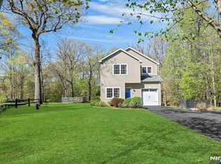 317 Stag Hill Rd, Mahwah, NJ 07430