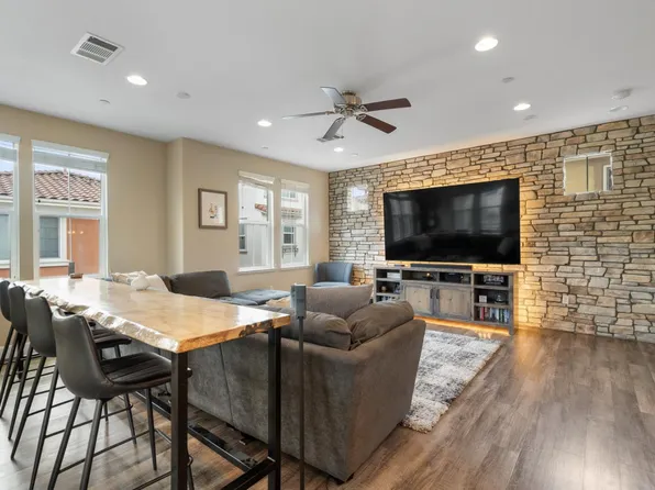 574 Selby Ln, Livermore, CA 94551