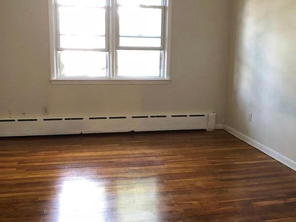 3rd image of 46 Hancock Ave