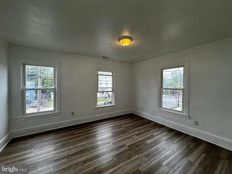 323 Vine St E #B — Photo 19