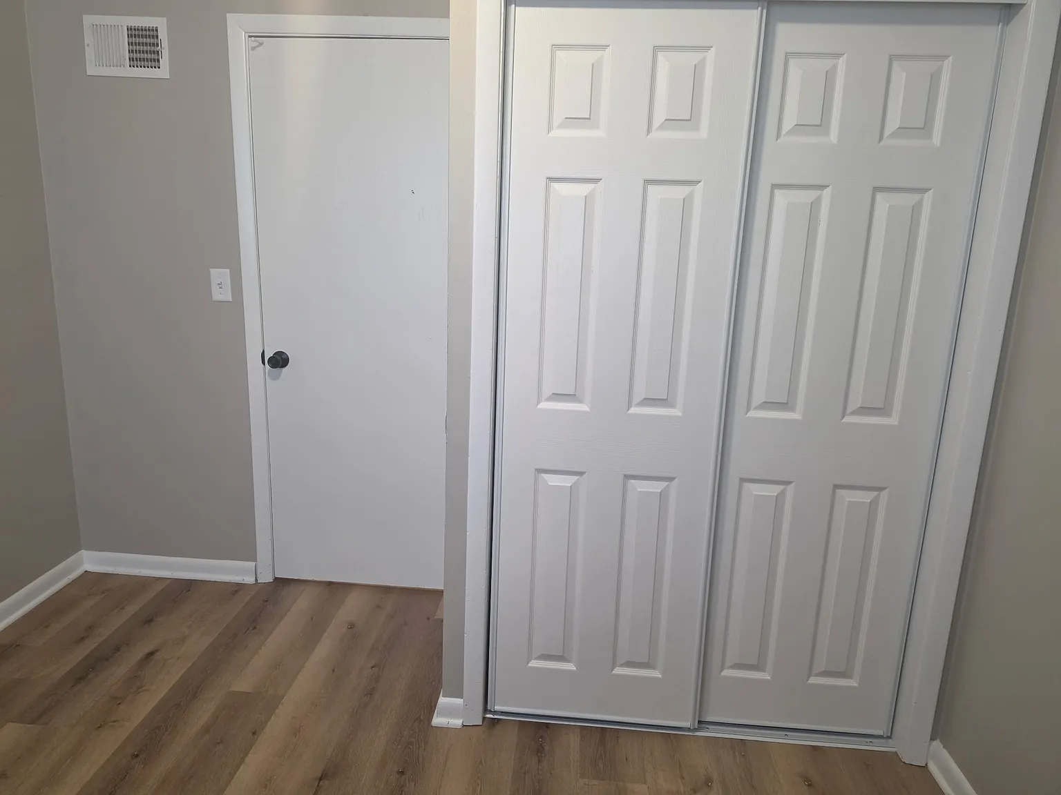 3 bed, 1050 sqft, $1,600 — Photo 3