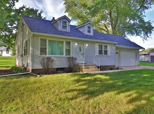 1802 Sandy Hollow Rd, Rockford, IL 61109