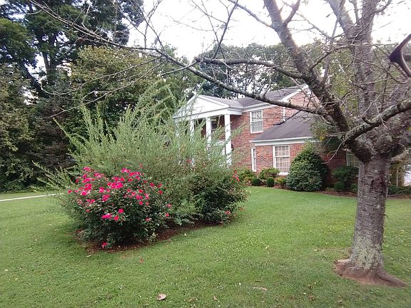 2nd image of 707 Douglas Dr