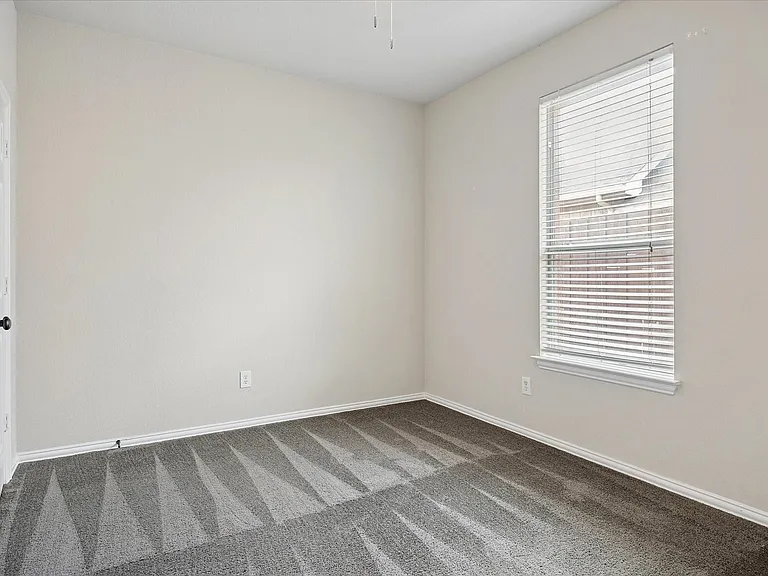 11589 Snyder Dr — Photo 12