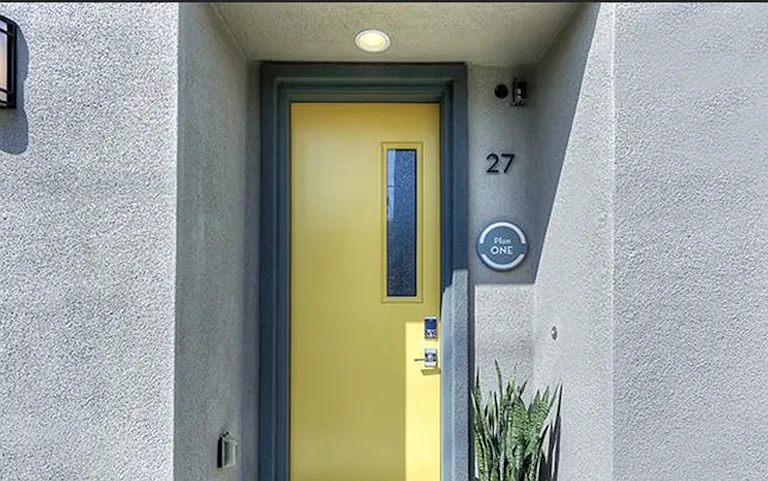 3921 Eagle Rock Blvd #27 — Photo 1