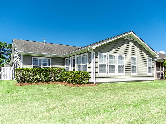 2nd image of 5225 Minnesota Drive SE