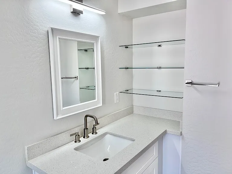 70 E Mitchell Dr #201 — Photo 22