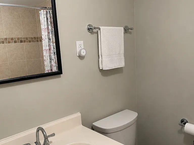 409 Cherry St — Photo 18