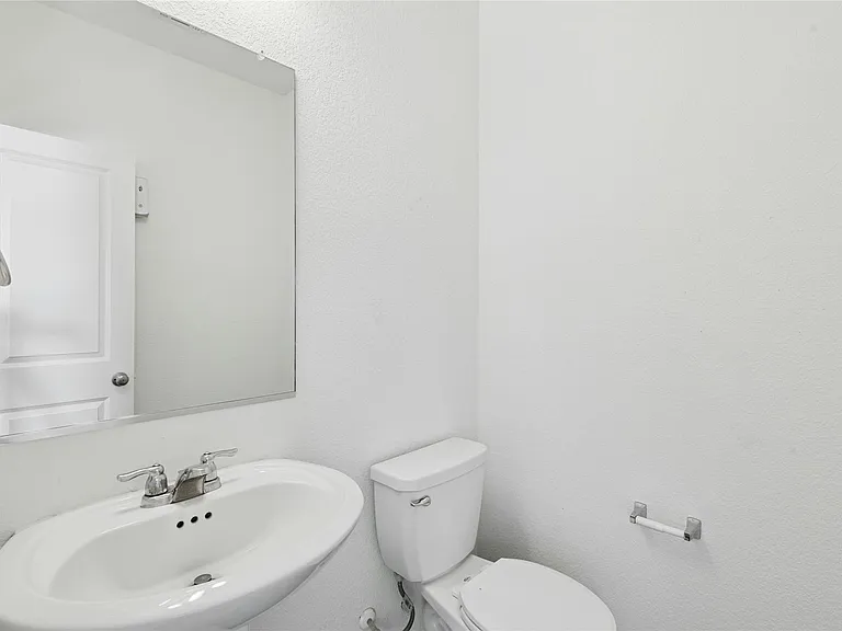 513 Circle Way — Photo 14