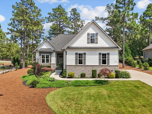 139 Beacon Ridge Drive, West End, NC 27376