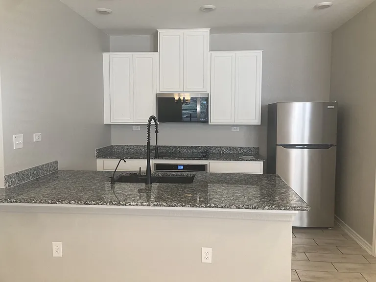 15223 Liberty Sta — Photo 3