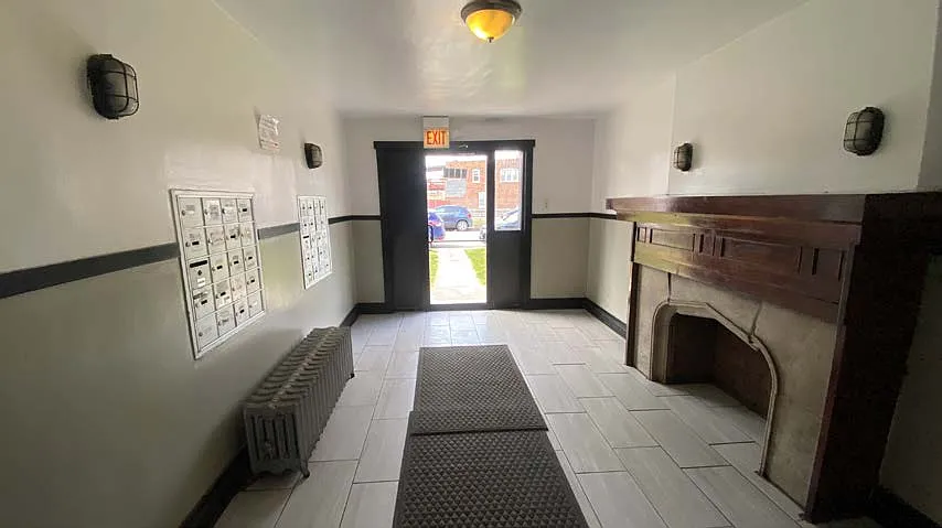 7505 Calumet Apartments — Photo 2