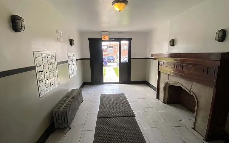 7505 Calumet Apartments — Photo 2