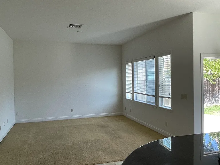 Mountain Vista Cir — Photo 2
