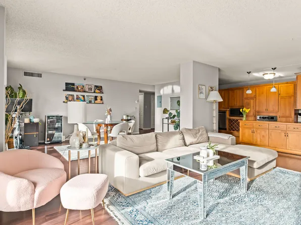 1225 Lasalle Ave APT 1404, Minneapolis, MN 55403