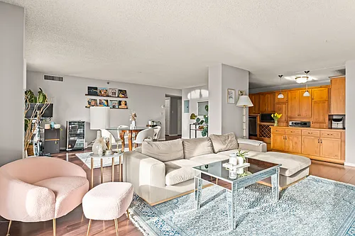 1225 Lasalle Ave #1404 Photo 1